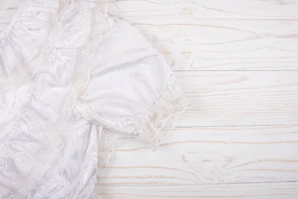 Primer plano de una comunión blanca o vestido de novia —  Fotos de Stock