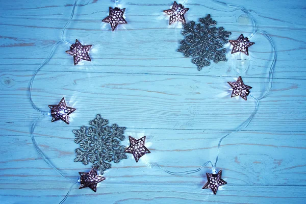 Garland s vánočními světly ve tvaru hvězd — Stock fotografie