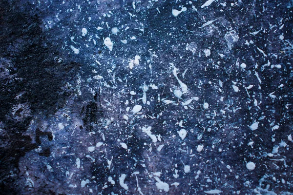 어두운 파란색 배경에 흰색 페인트의 시작 로열티 프리 스톡 사진