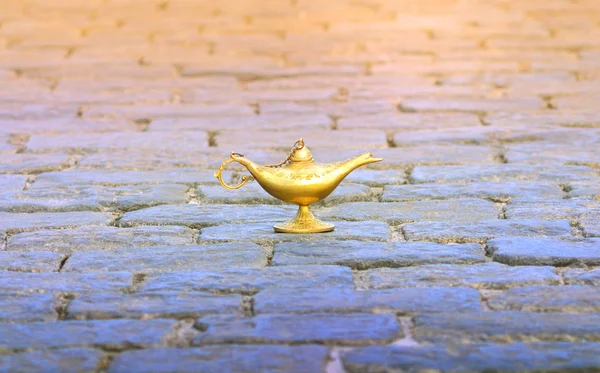 Brons Aladdins Lampa Kullerstenarna Saga Orientaliska Begreppet Uppfyllandet Önskningar — Stockfoto