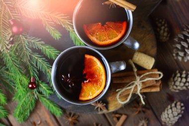 Lezzetli mulled şarap adam
