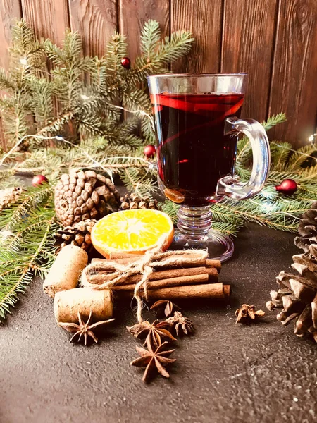 Tasty Aromatic Mulled Wine Vertical Composition — Stock Photo, Image