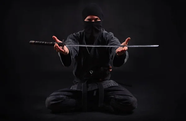 Ninja Samurai Segura Katana Uma Mão — Fotografia de Stock