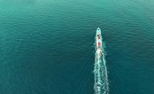 Aerial Boat Ship Tourists Sea Water — Stock Photo, Image