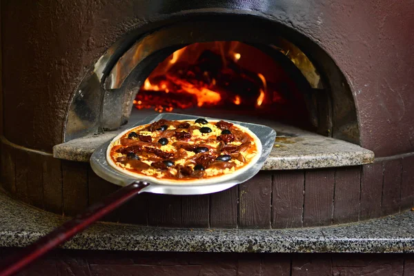 Pizza Italiana Antes Visitar Horno Leña — Foto de Stock