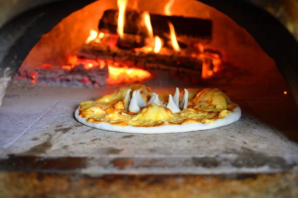 Preparación Pizza Italiana Horno Leña — Foto de Stock