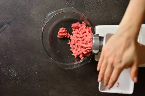 Female Hands Making Minced Beef Meat Meat Grinder — Stock Photo, Image