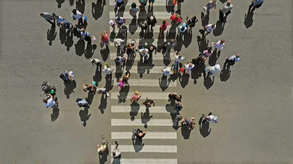 Aérea Gente Agolpa Paso Peatonal Vista Superior —  Fotos de Stock