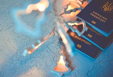 Ukrayna 'nın uluslararası biyometrik pasaportları ve noel çelengi olan aile kavramının olduğu yeni yıl kış tatiline bir gezi.. 