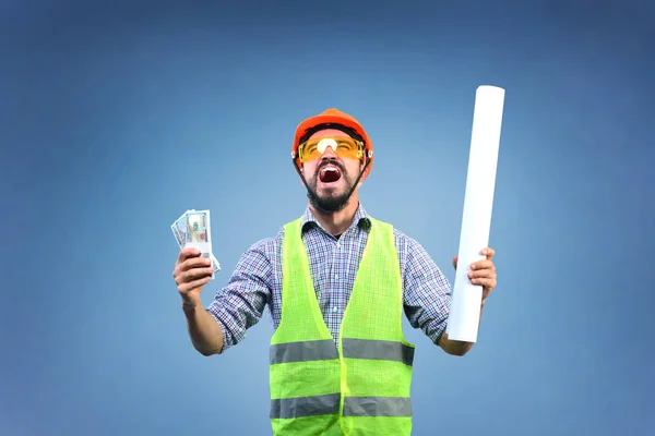 Fröhlich Schreiender Bauarbeiter Mit Bargeld Der Rechten Hand Und Abgeschlossenem — Stockfoto