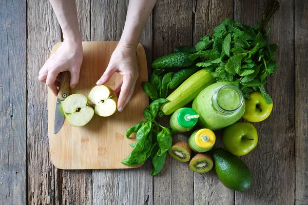 Hacer Batido Verde Con Frutas Frescas Verduras Verdura — Foto de Stock