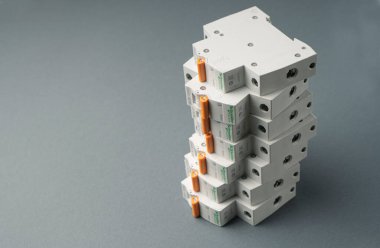 Kharkiv, Ukrayna - 2 Eylül 2020: Schneider elektrik şalterleri.  