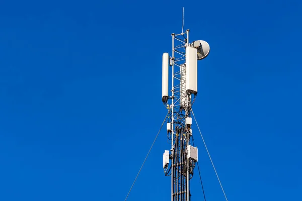 Cell Tower Blue Sky Background — Stock Photo, Image