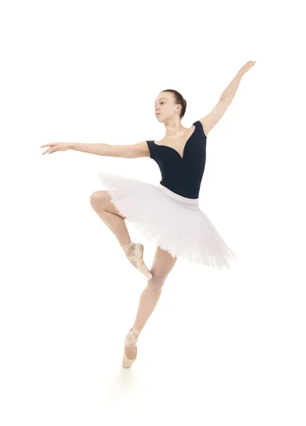 Prachtige ballerina, in een witte Tutu dansen Ballet. — Stockfoto