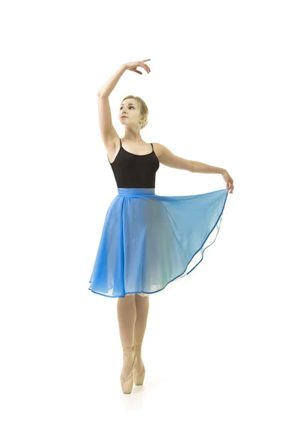 Mavi etekli kız ve siyah mayo dans balesi. — Stok fotoğraf