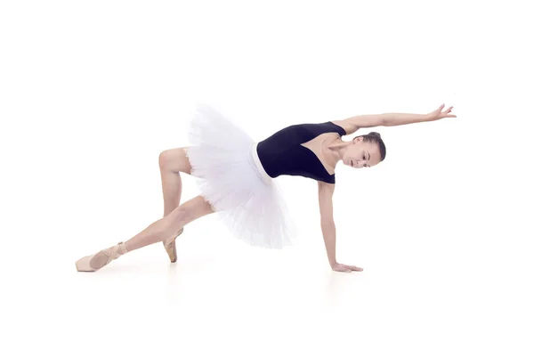 Prachtige ballerina, in een witte Tutu dansen Ballet. — Stockfoto