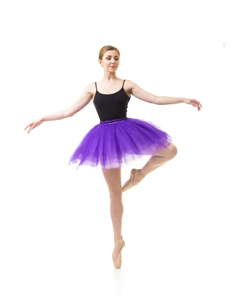 Chica en tutú morado y ballet de danza de leotardo negro . — Foto de Stock