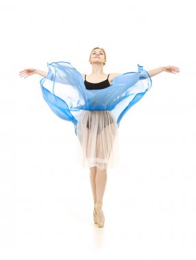 Mavi etekli kız ve siyah mayo dans balesi.
