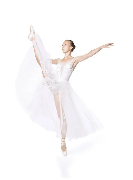 Chica delgada en un corsé blanco tutú bailando ballet . — Foto de Stock