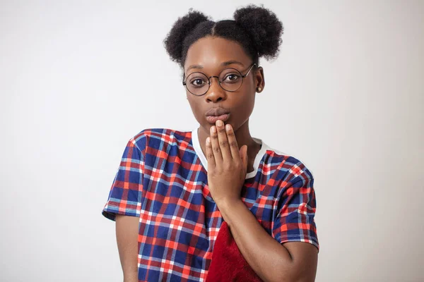 Schwarze Studentin wird Luftkuss schicken — Stockfoto