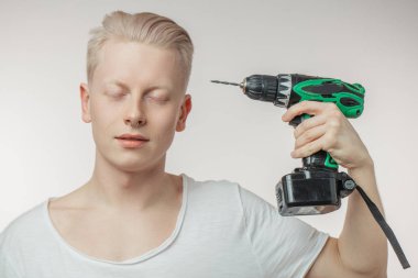 Bir tapınak sondaj adam. İnsan ve insan ilişkileri kavramı