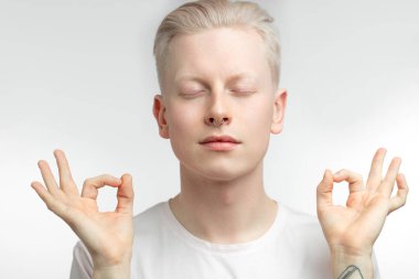 Başarılı dikkatli insanlar alışkanlıkları kavramı, yakın