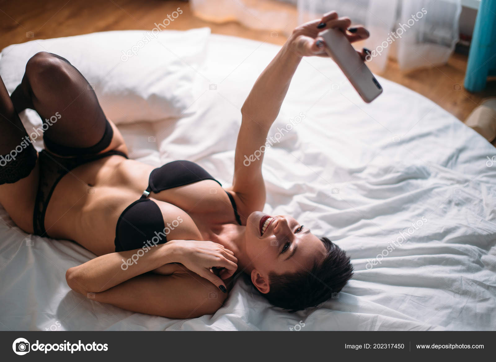 sexy seductive bed selfies