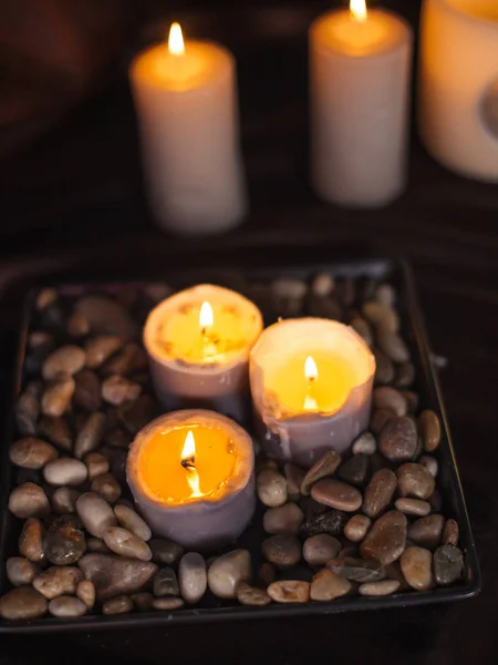 Спа натюрморт с ароматическими свечами — стоковое фото