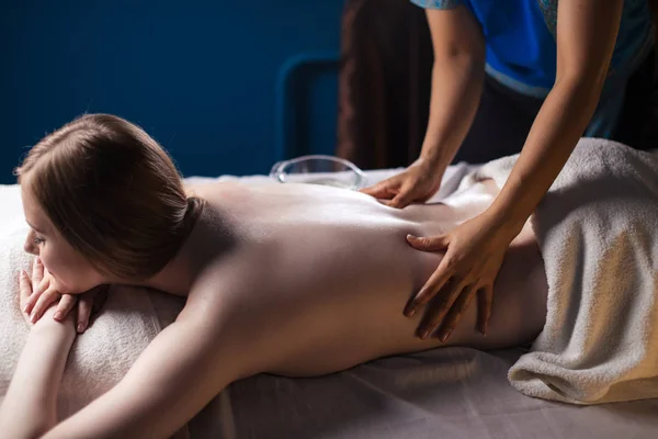 Massage en lichaamsverzorging. Lichaam massage kuur. — Stockfoto
