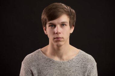 casual kıyafet güzel mavi gözlü çocuk portresi kapatın