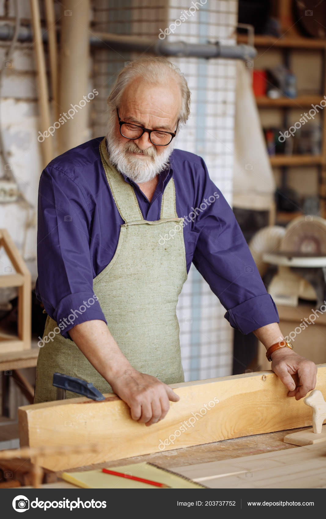 Senioren Machen Holzbank Aus Planken Stockfoto Ufabizphoto