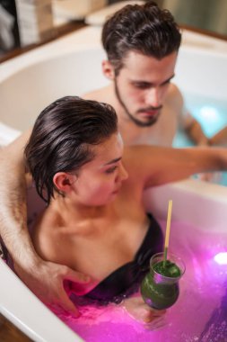 üstten görünüm modern whilpool genç beraberdir görüntüsünü kapat