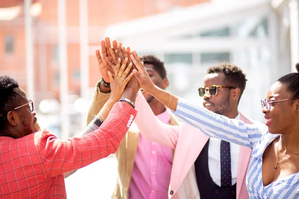 Equipo de Negocios muestra su amistad — Foto de Stock