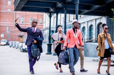 Akıllı adam otobüse selfie hurring süre alıyor