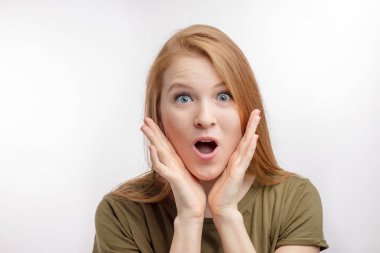 heyecanlı güzel kız futbol takımı için köklenme