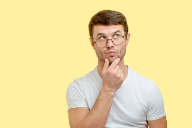 yaratıcı yetenek. yaratıcı fikirlerle yaratıcı adam.