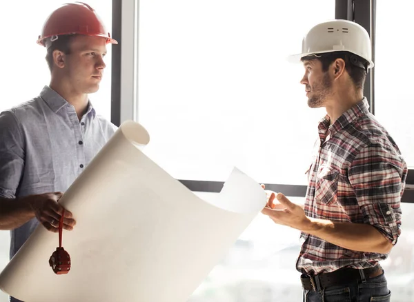 Talentierter Ingenieur Ist Ein Junger Unerfahrener Arbeiter Motiviert — Stockfoto