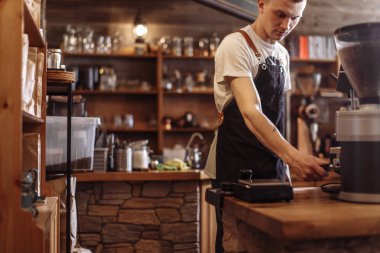 Garson iş günü. çalışma saatleri Café