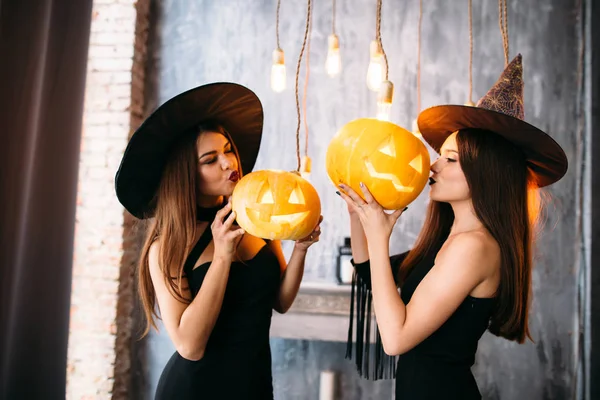 Two Happy Females Holding Carved Halloween Pumpkins — Stock Photo, Image