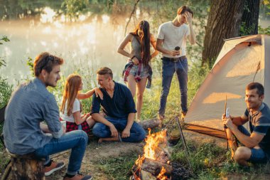 Genç hoş çift misundersatdings vardır