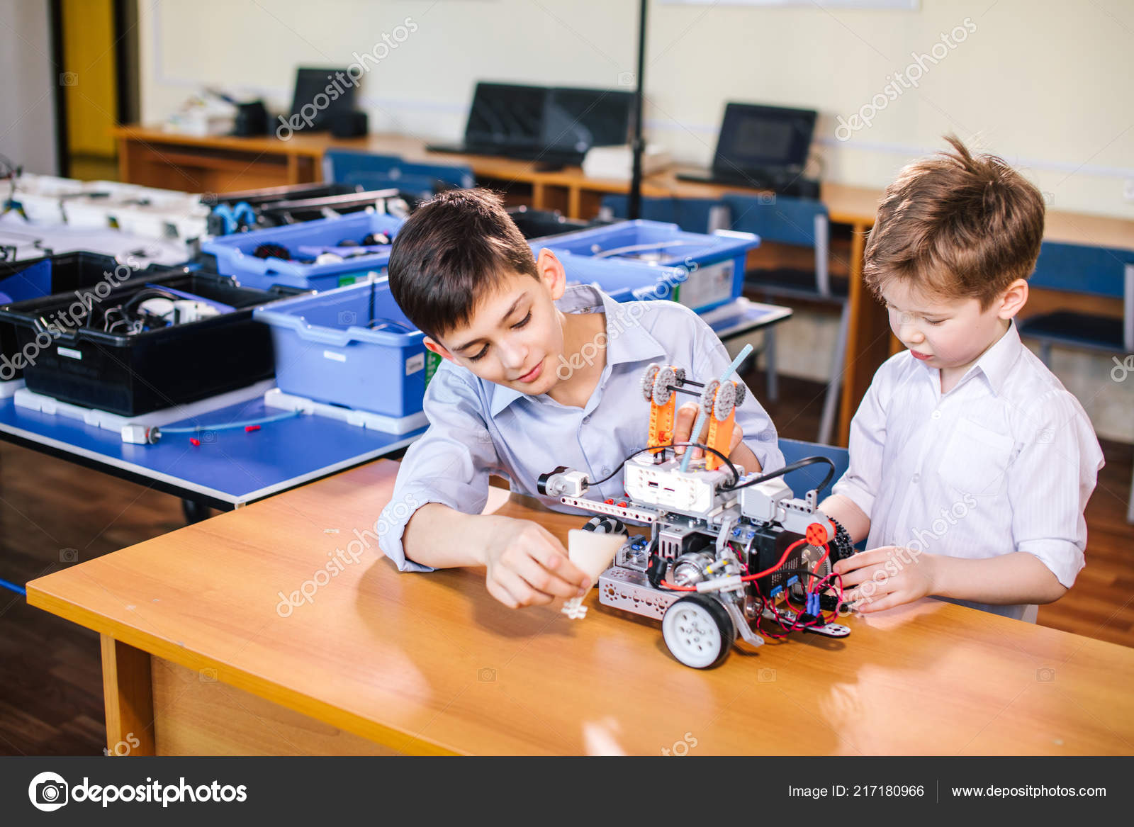 kids playing robot