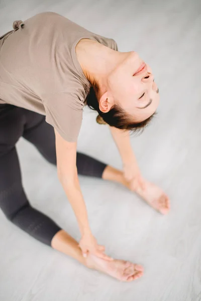 Danseuse magnifique émotionnelle dans la position finale de la danse — Photo