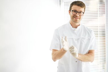 Klinikte bir ameliyat için hazırlık