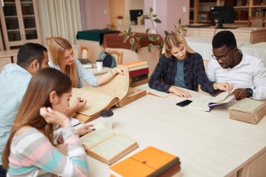 Sınıf sınıf uluslararası arkadaş kavramı paylaşımı