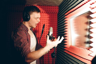 hareketleri ile hit şarkı muhteşem adam