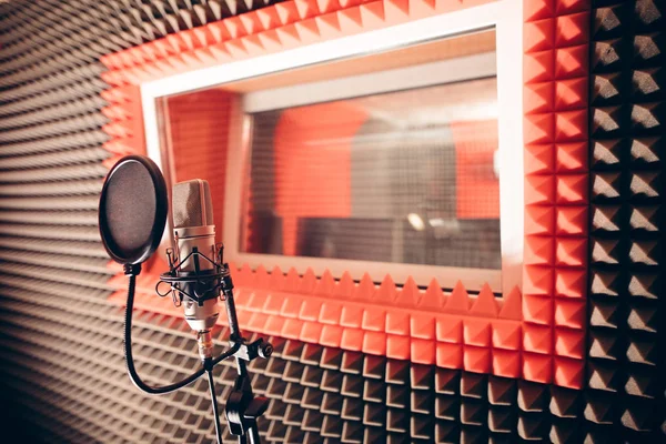 Modern studio inspelning rum med modern inredning — Stockfoto