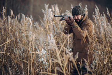 görüntü kadar kapatın. yasadışı öldürme. Spiller kan