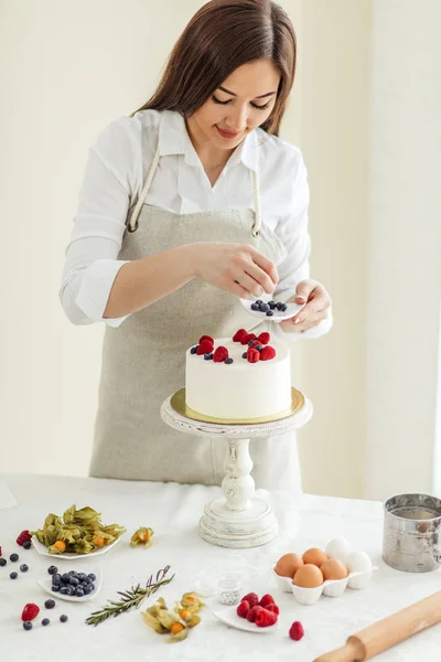Experiencia de decoración de pastel. consejos de decoración populares —  Fotos de Stock