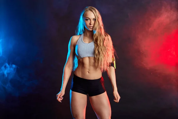 Awesome beautiful runner showing her torso — Stock Photo, Image