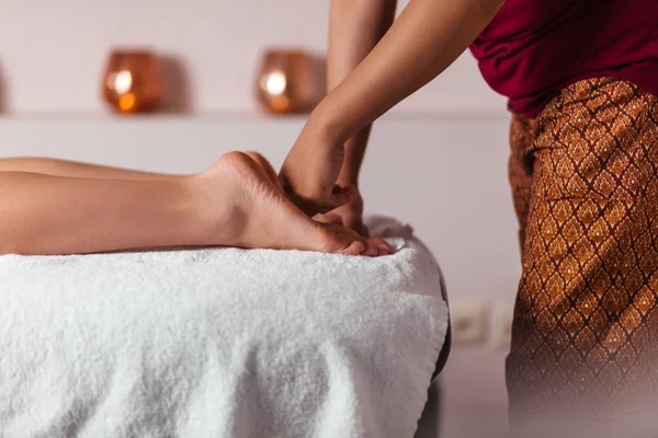 Process of massaging feet in the beauty salon — Stock Photo, Image